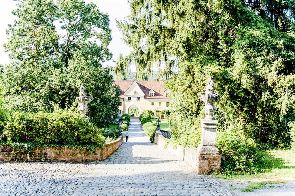 Schlosshotel Obermayerhofen Sebersdorf Exterior foto